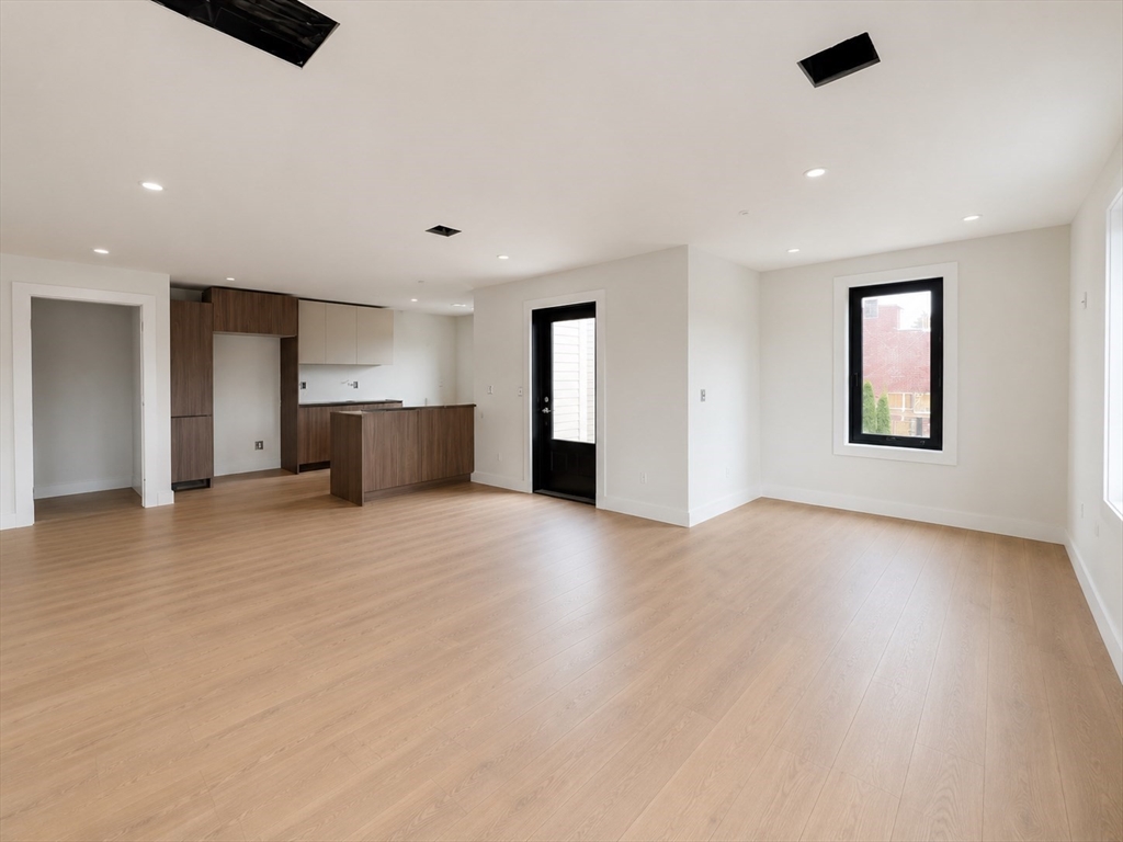 207 Tudor Street # 202