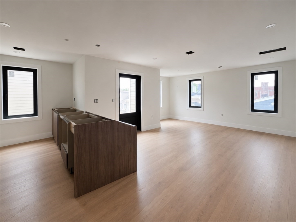 207 Tudor Street # 202