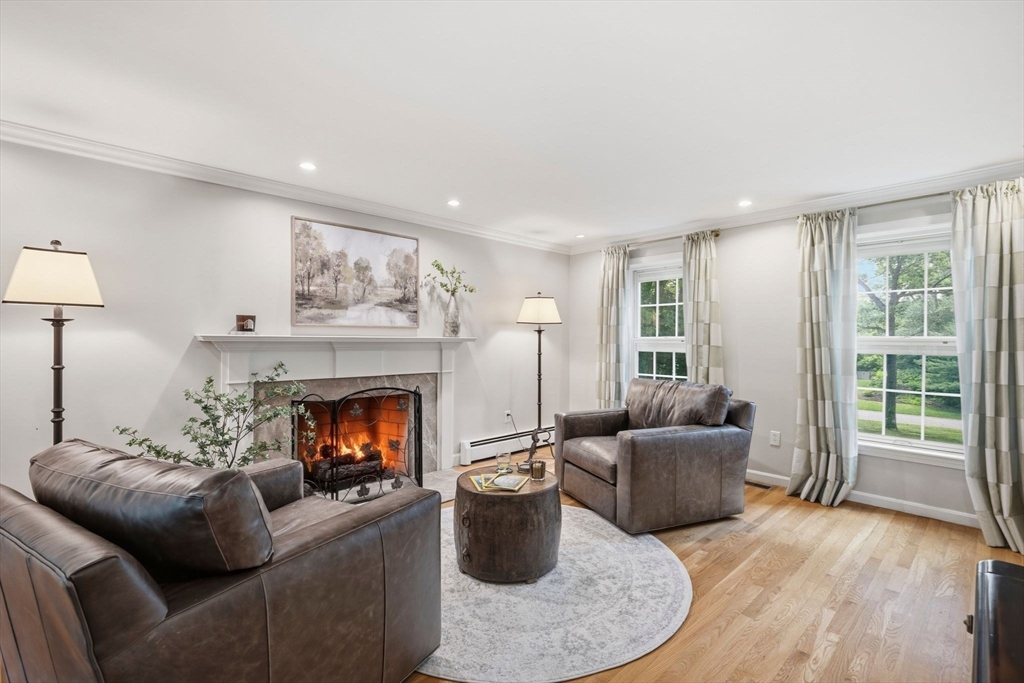 4 Juniper Ln