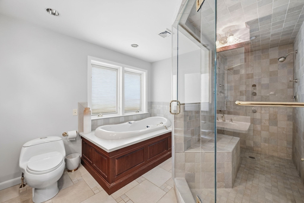 4 Juniper Ln
