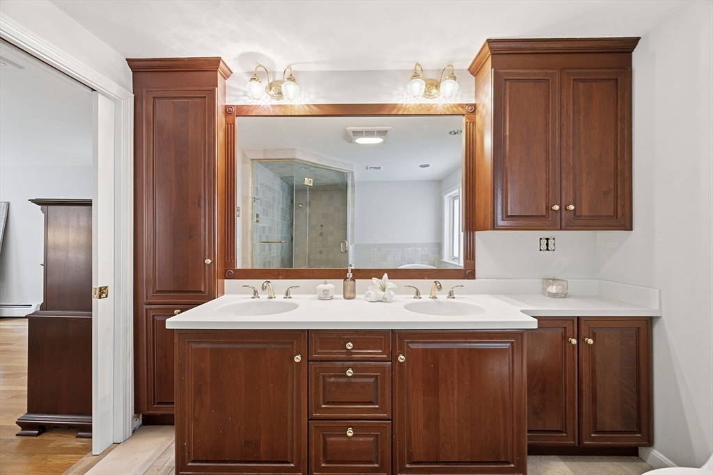 4 Juniper Ln