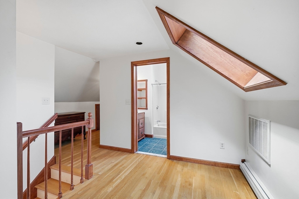 4 Juniper Ln