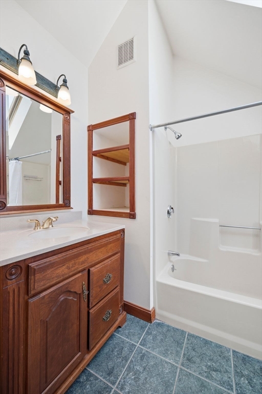 4 Juniper Ln