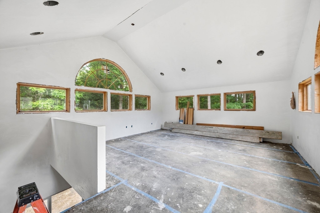 4 Juniper Ln