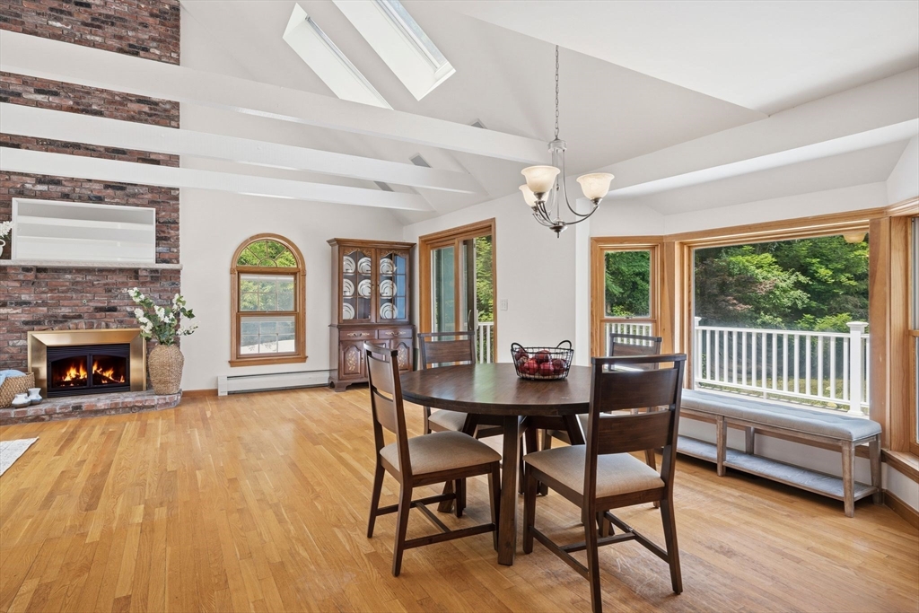 4 Juniper Ln