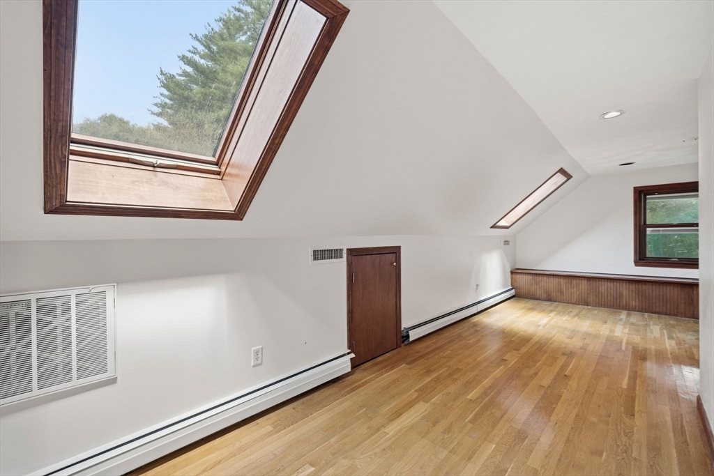 4 Juniper Ln