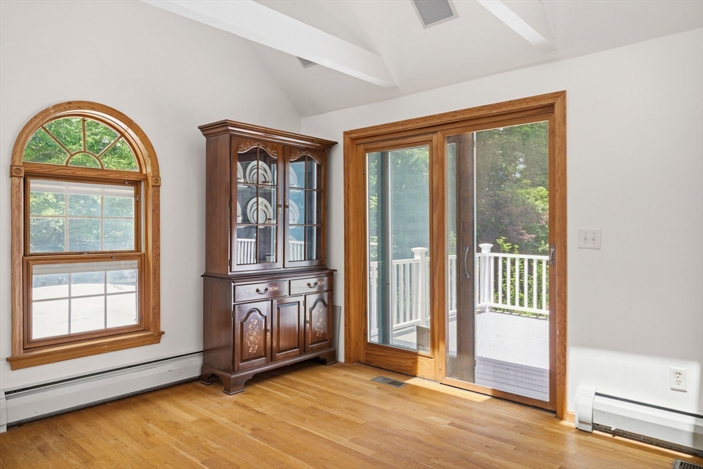 4 Juniper Ln
