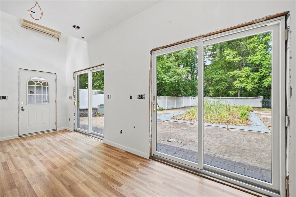 4 Juniper Ln