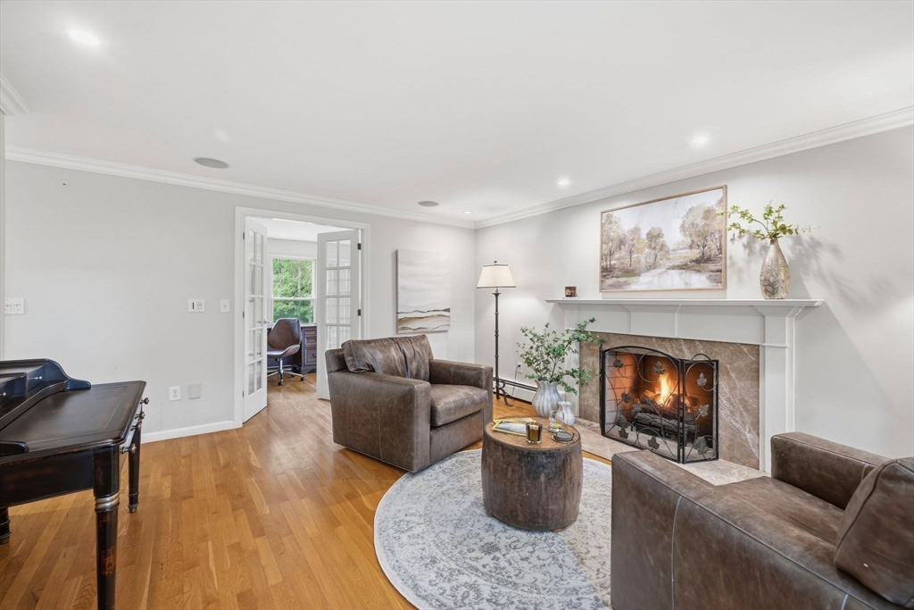 4 Juniper Ln