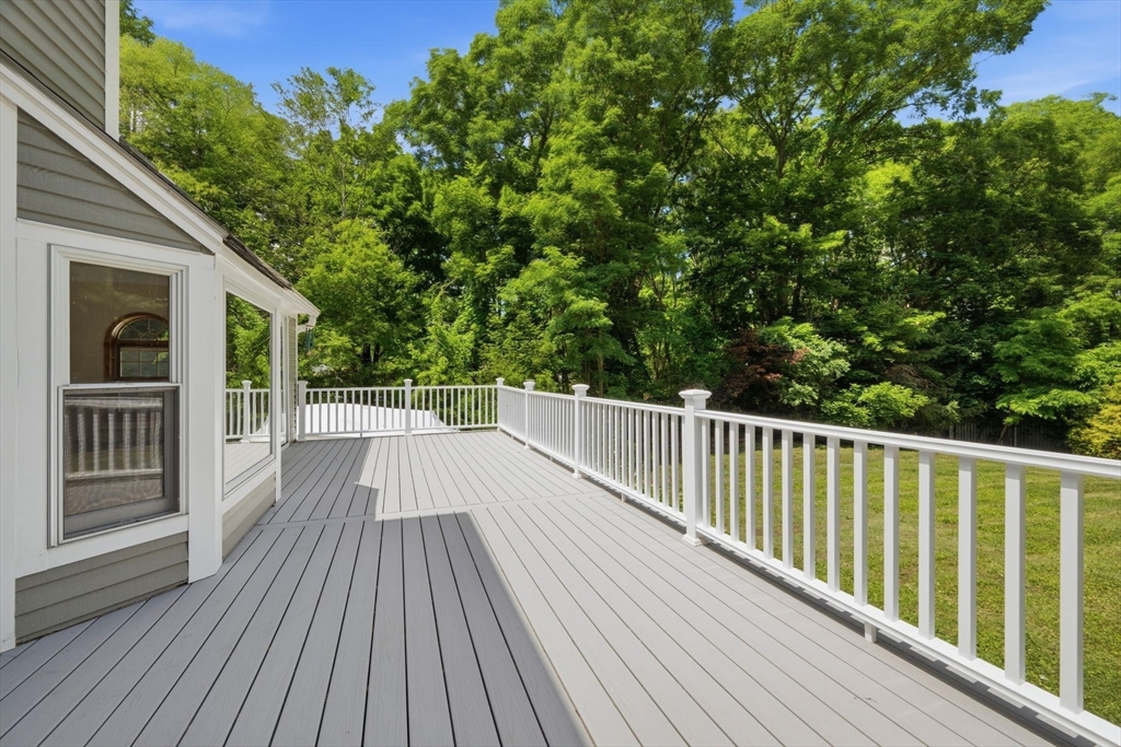 4 Juniper Ln