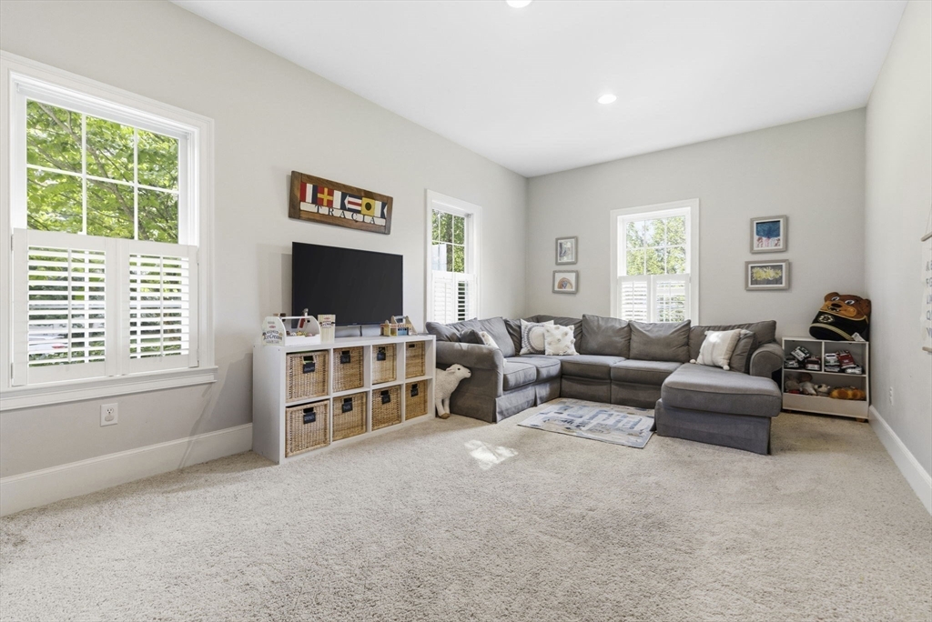 11 Tappan Way