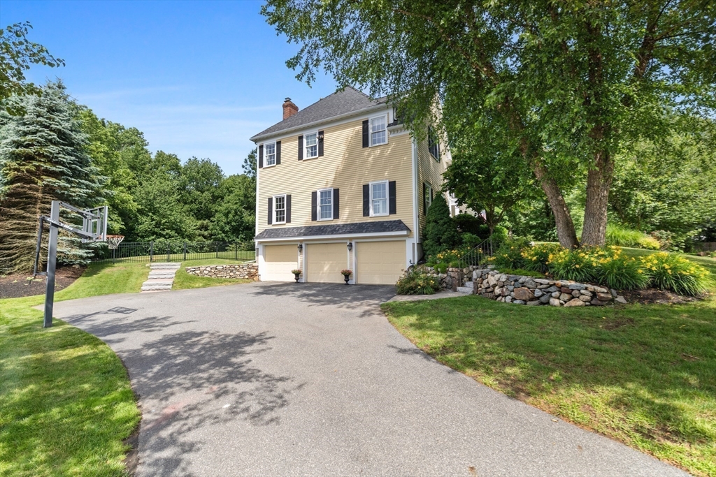 11 Tappan Way