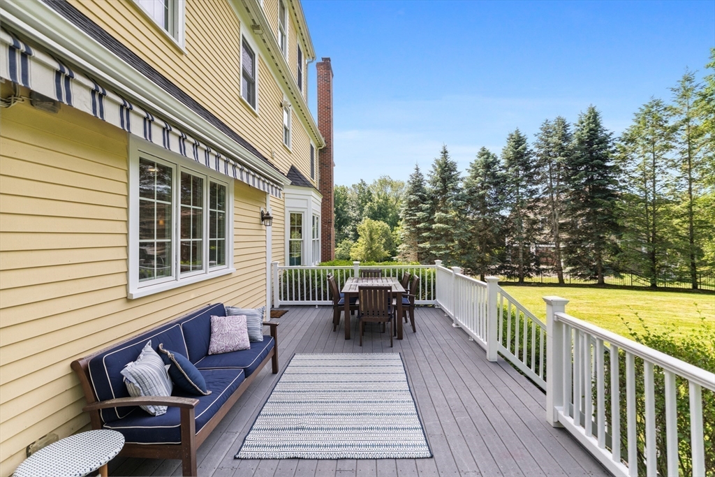 11 Tappan Way