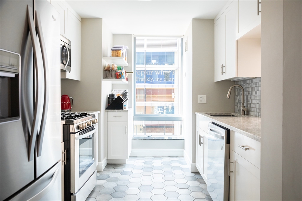 3 Avery St # 604
