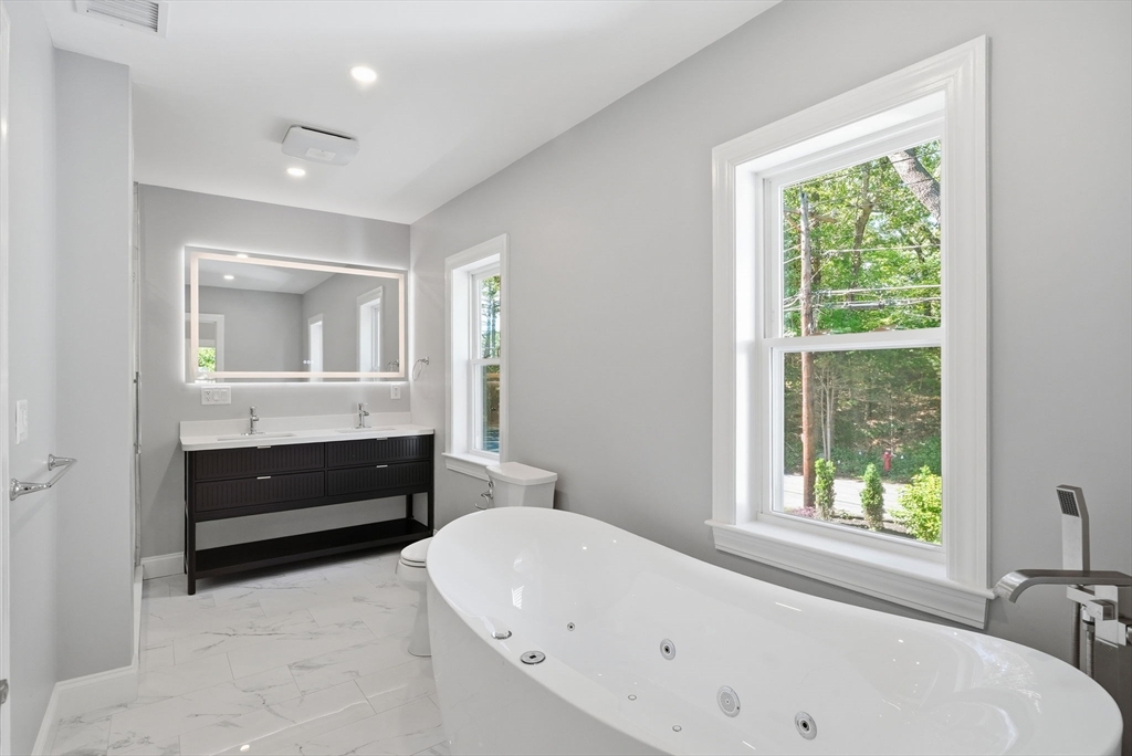 16 Old Cambridge Turnpike