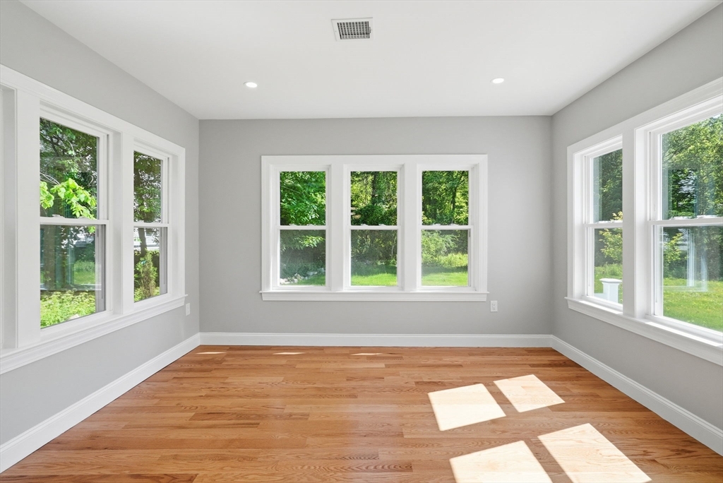 16 Old Cambridge Turnpike