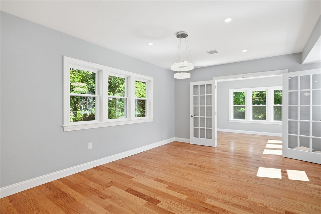 16 Old Cambridge Turnpike