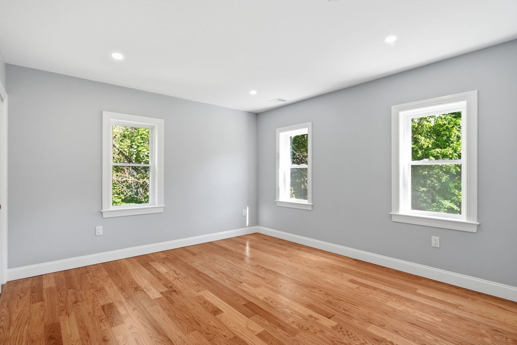 16 Old Cambridge Turnpike