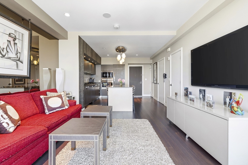110 Stuart St # 27F