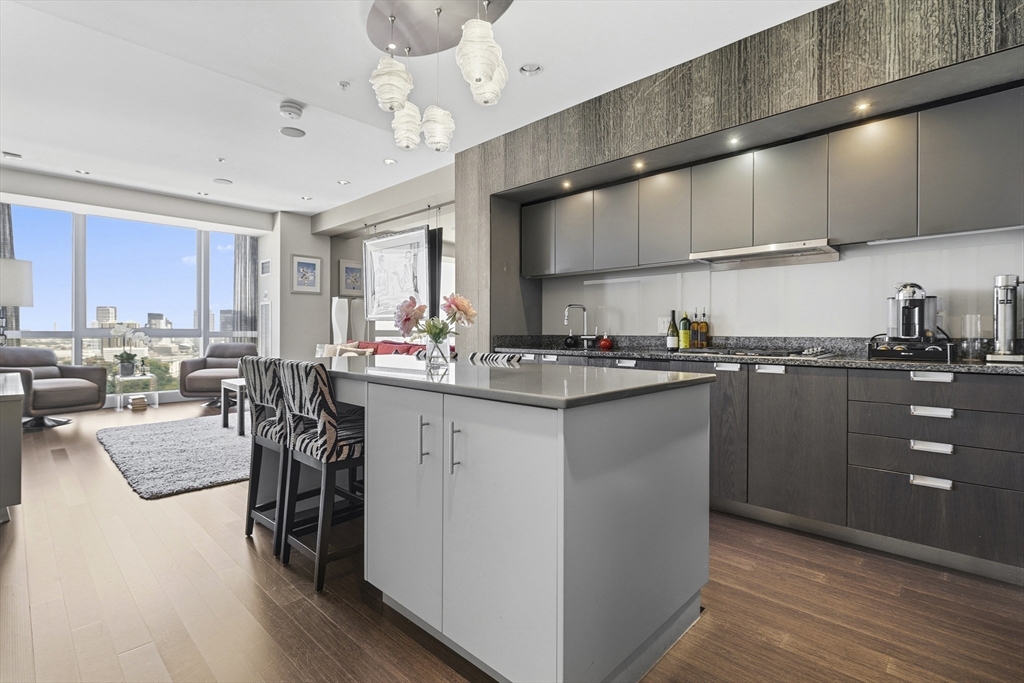 110 Stuart St # 27F