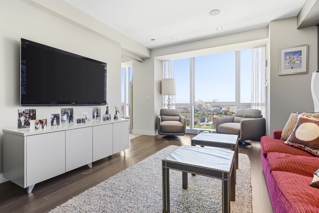 110 Stuart St # 27F