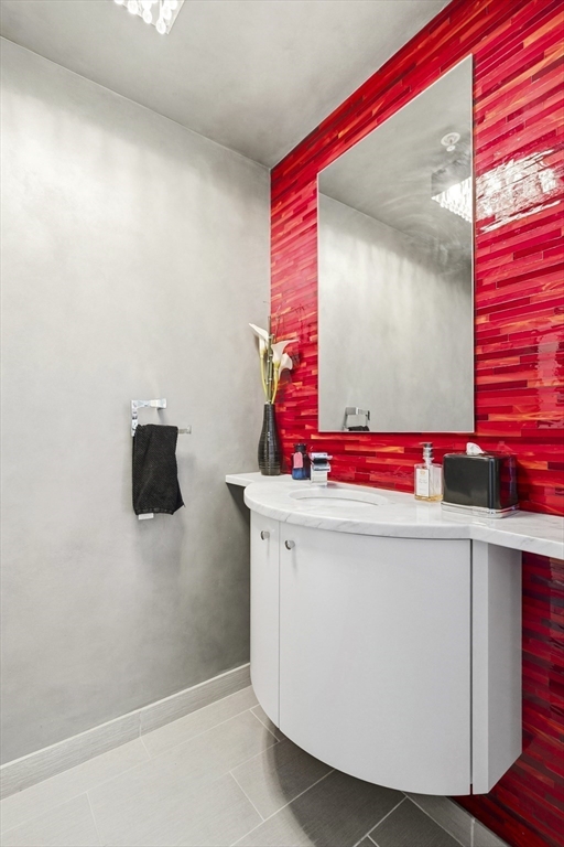 110 Stuart St # 27F