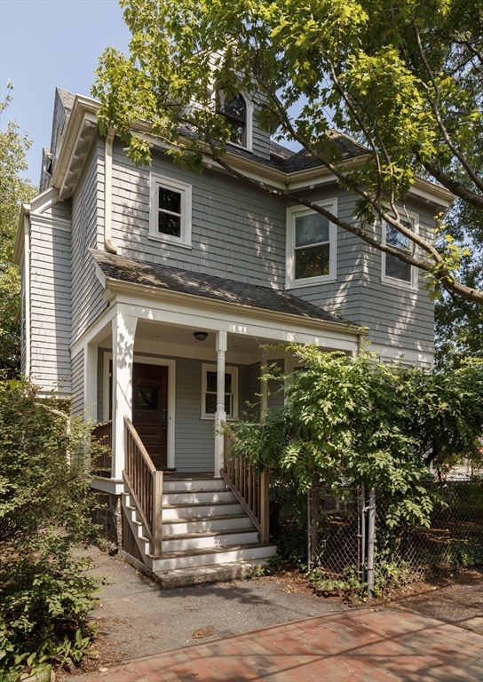 4 Hurlbut Street