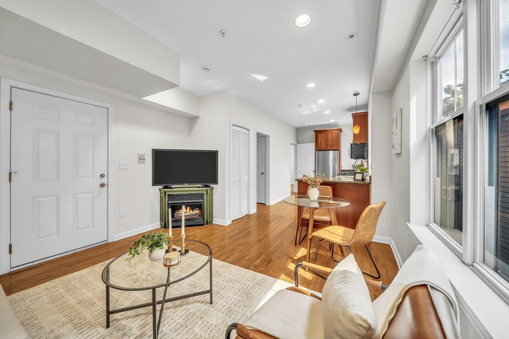257 Pleasant St # 7