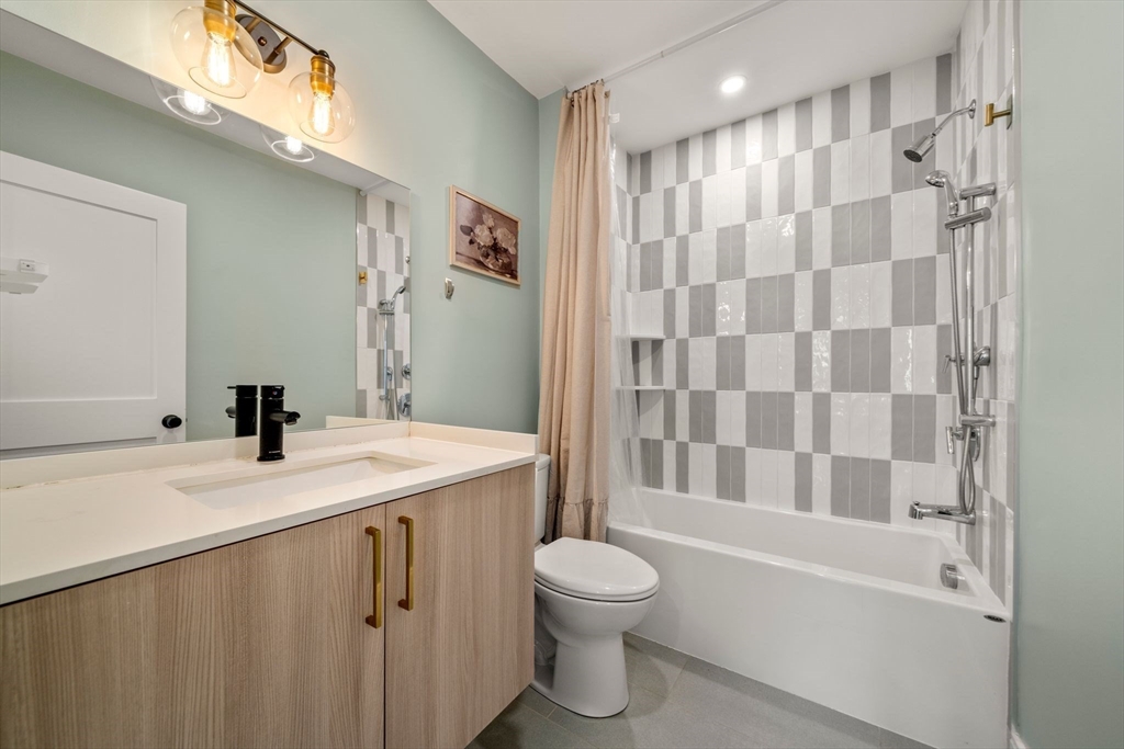 38 Armandine Street # 1