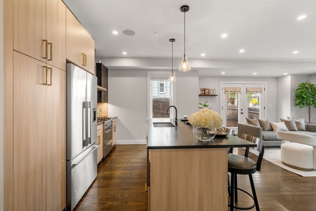 38 Armandine Street # 1