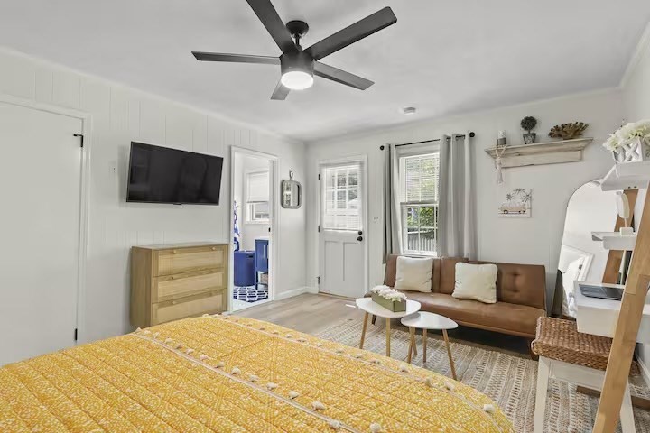 230 Gosnold Unit: 14ABC