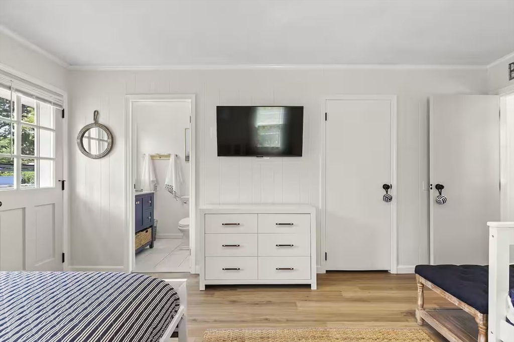 230 Gosnold Unit: 14ABC