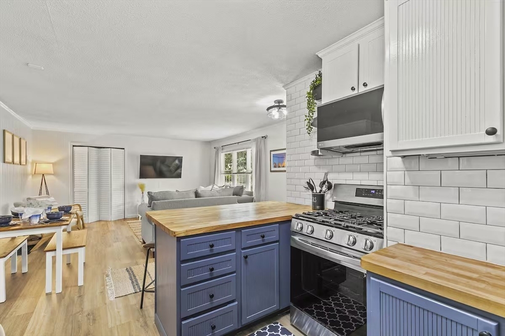 230 Gosnold Unit: 14ABC
