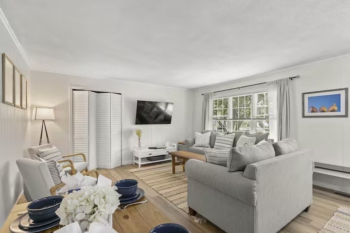 230 Gosnold Unit: 14ABC