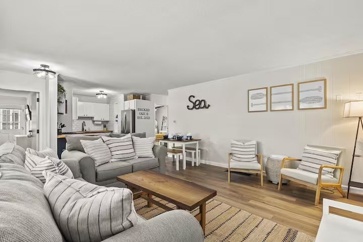 230 Gosnold Unit: 14ABC