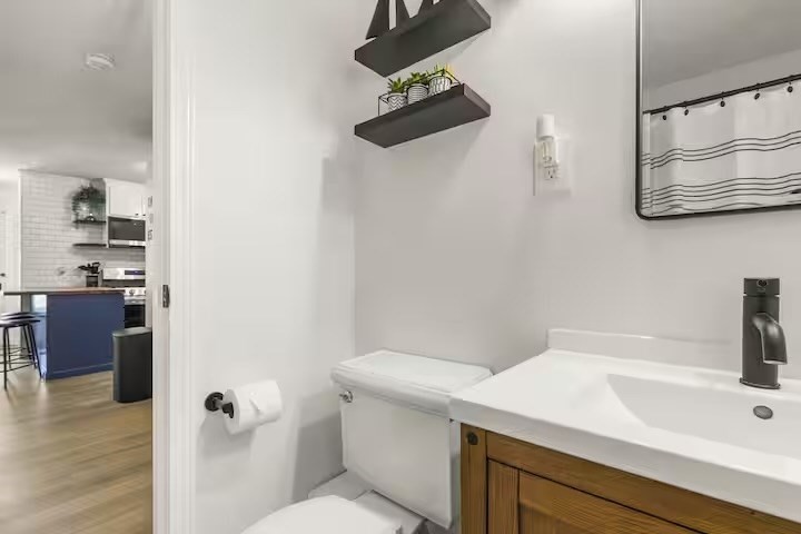 230 Gosnold Unit: 14ABC