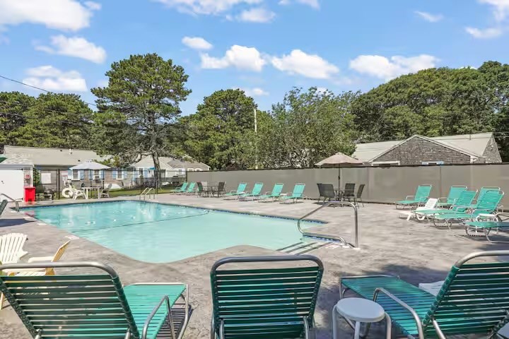 230 Gosnold Unit: 14ABC
