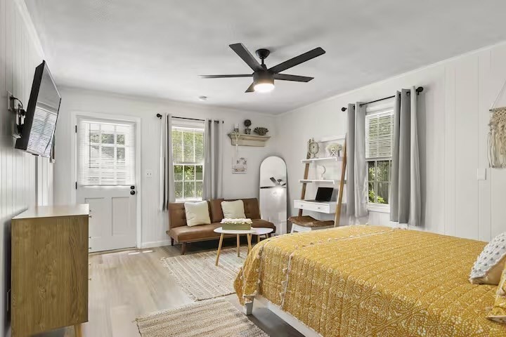 230 Gosnold Unit: 14ABC