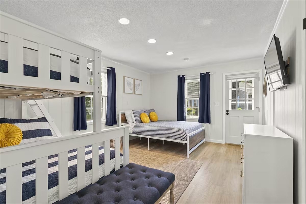 230 Gosnold Unit: 14ABC