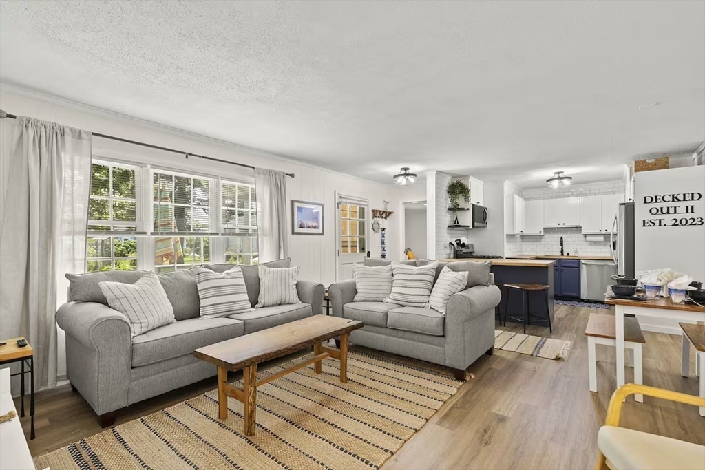 230 Gosnold Unit: 14ABC
