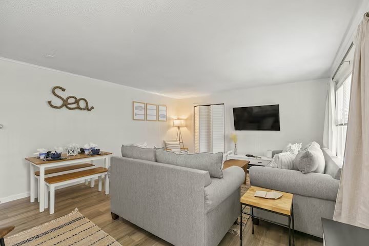 230 Gosnold Unit: 14ABC