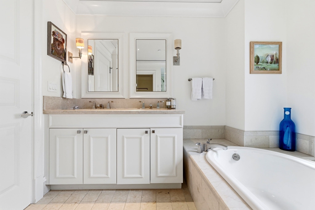 776 Boylston Street Unit: E10G
