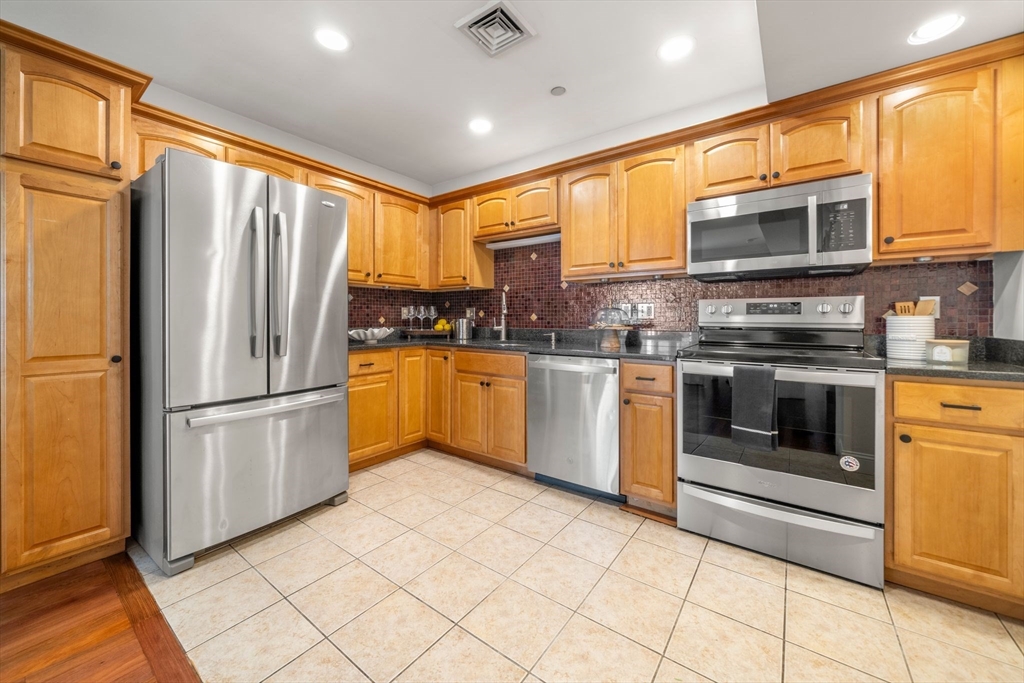 39 Fenton St # 7