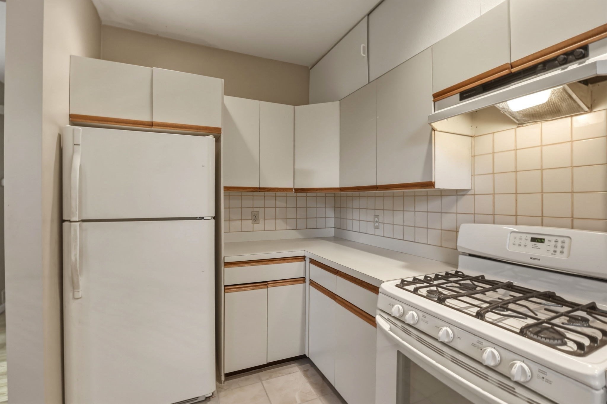 127 Kilsyth Rd # 3