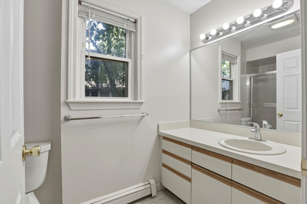 127 Kilsyth Rd # 3