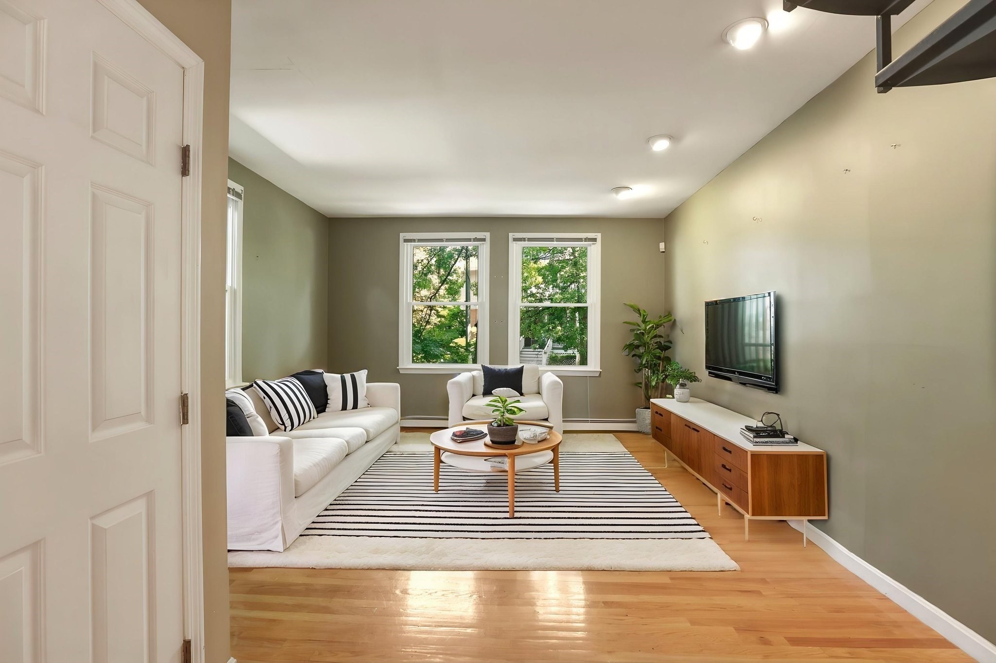 127 Kilsyth Rd # 3