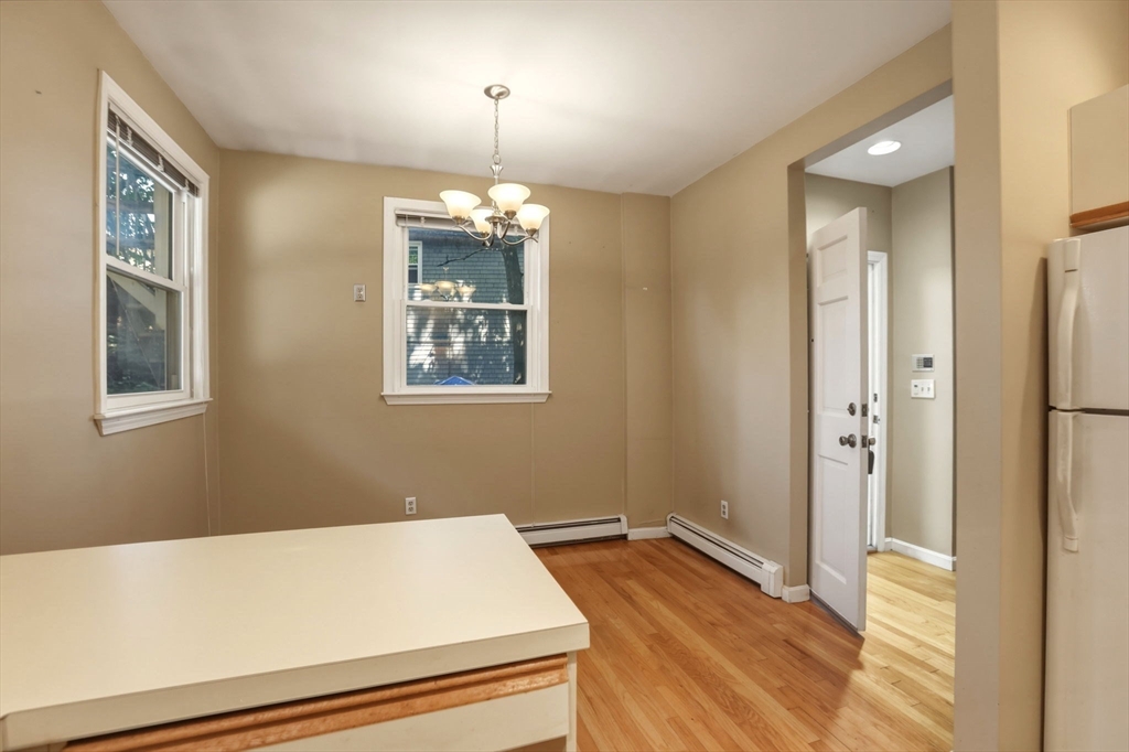 127 Kilsyth Rd # 3