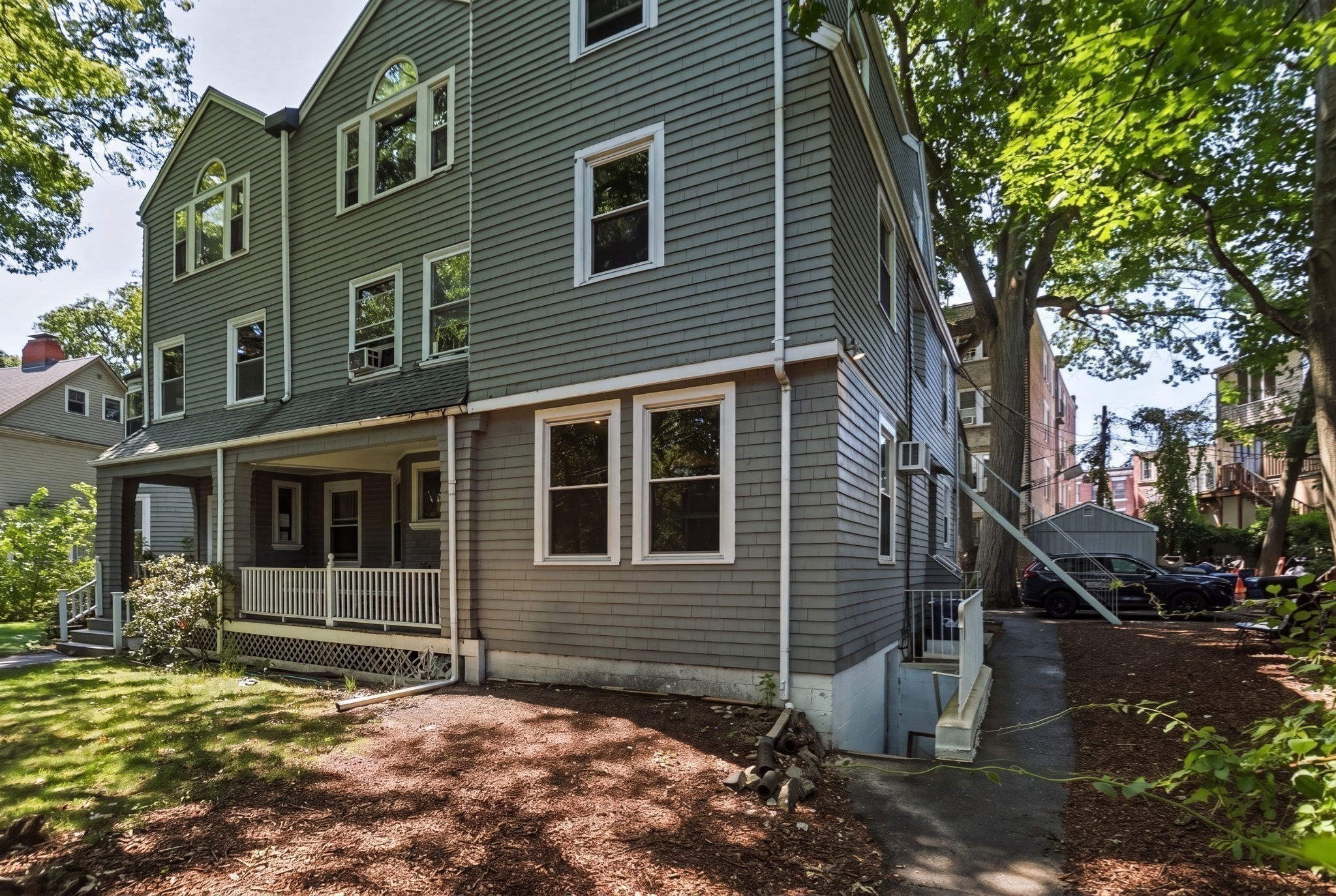 127 Kilsyth Rd # 3