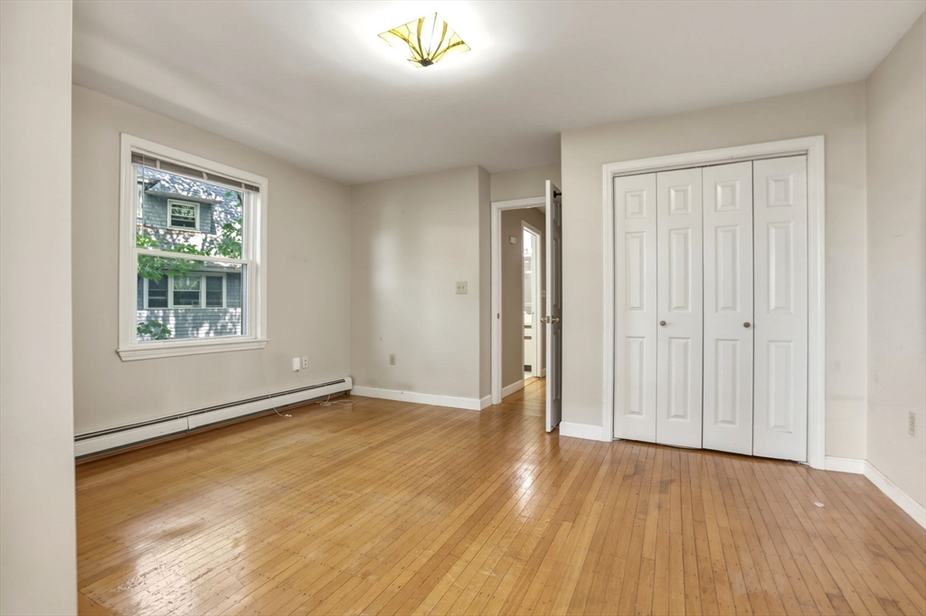 127 Kilsyth Rd # 3
