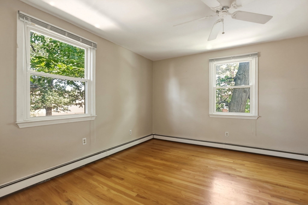 127 Kilsyth Rd # 3
